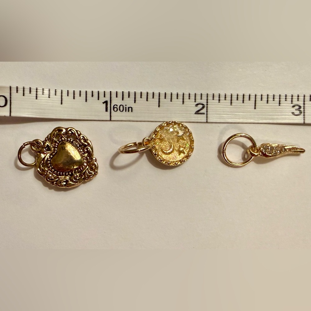 Necklace w/3 charms/pendants - 18”L necklace is 925 silver w/gold plating - Picture 9 of 11